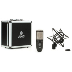 AKG P220